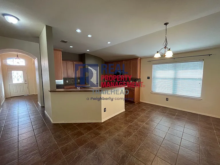 3929 Eaglerun Dr — Photo 9