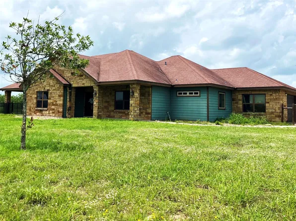 10391 Highway 359 APT B, Orange Grove, TX 78372