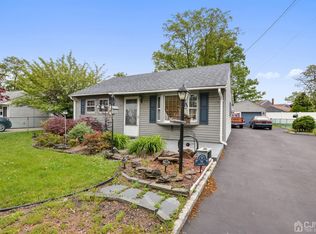 34 Crescent Rd, Edison, NJ 08817