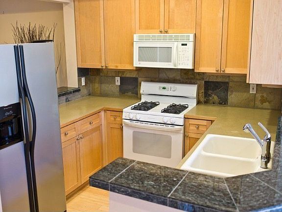4th image of 12701 SE 41st Pl Unit 317