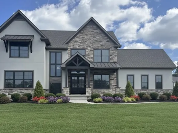 2000 Rolling Meadow Rd, Lebanon, PA 17046