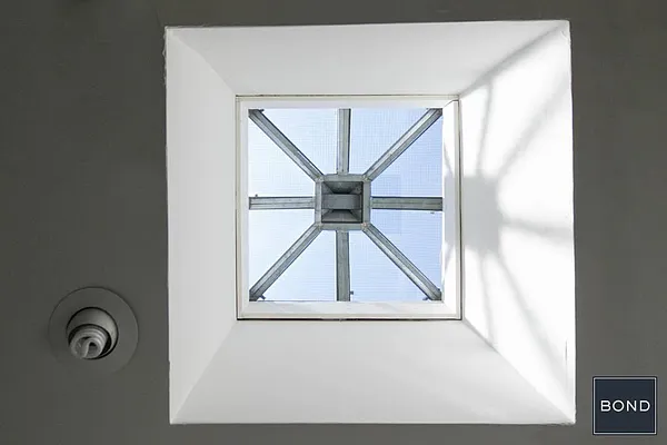 Rented by Bond New York | media 19