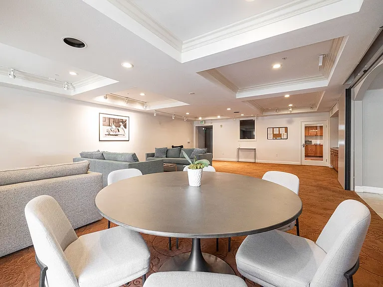 Building's Lounge