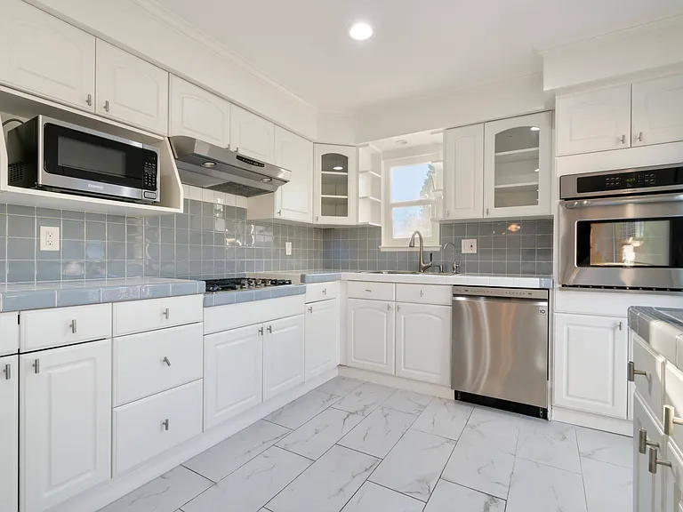 430 Monaco Ave — Photo 3