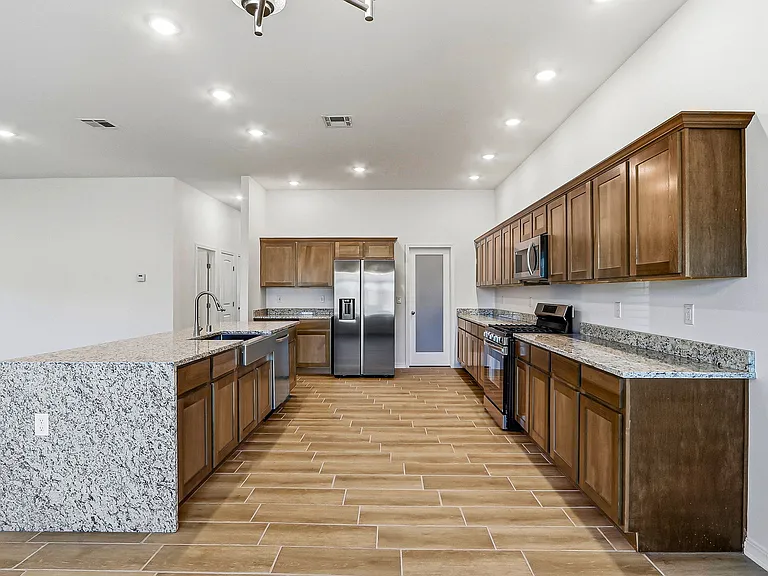 14329 Steve Joyce Pkwy — Photo 12