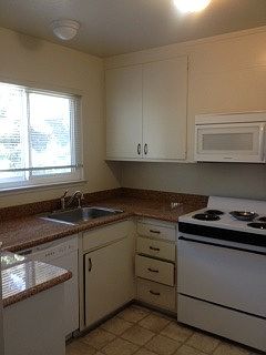 3rd image of 1540 Hudson St APT 205