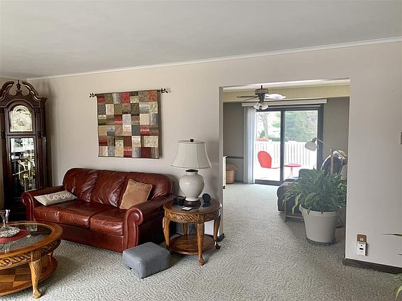 3rd image of 2937 Oak Grove Ln