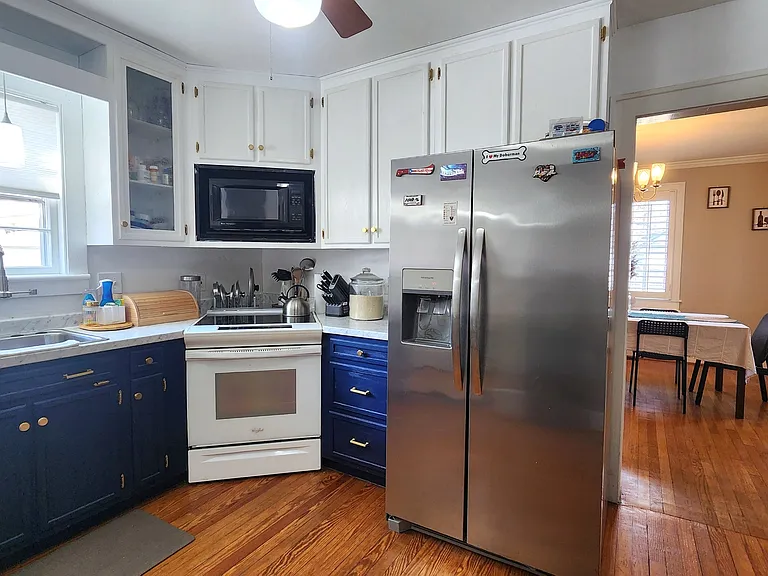 300 Russell St — Photo 9