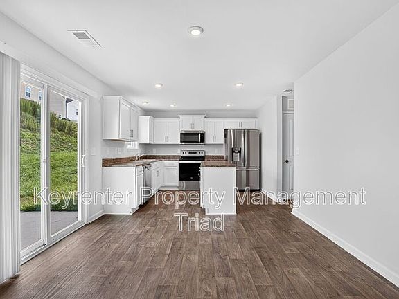 4th image of 5109 Black Forest Dr
