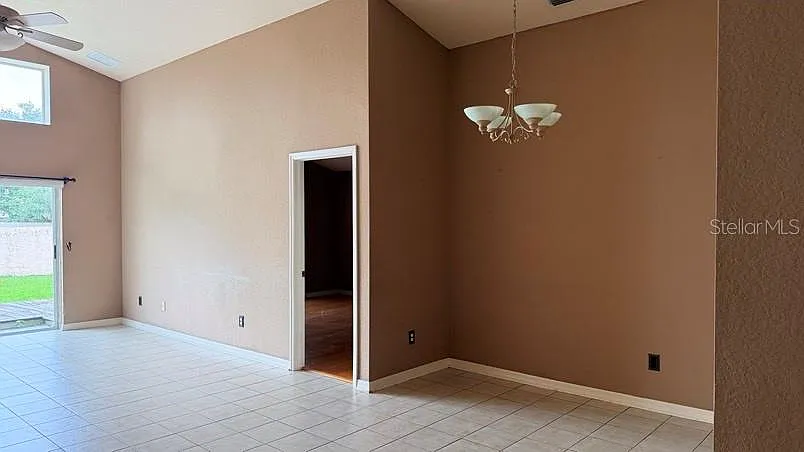 3 bed, 2.0 bath, 1516 sqft, $2,100 — Photo 4