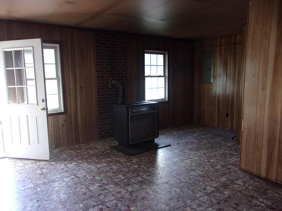 2nd image of 129-127 Cooper Ln