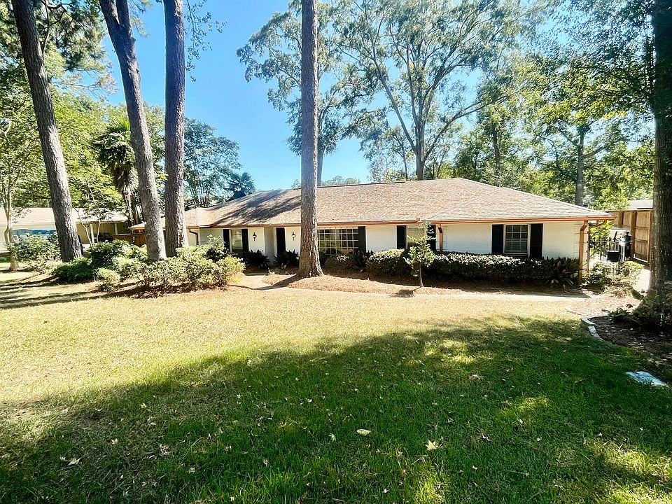 1st image of 208 Bay Park Dr