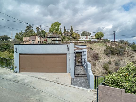 4th image of 756 Quail Dr