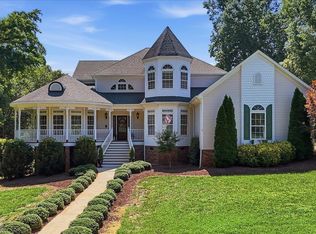 901 Bennetts Bridge Rd, Greer, SC 29651