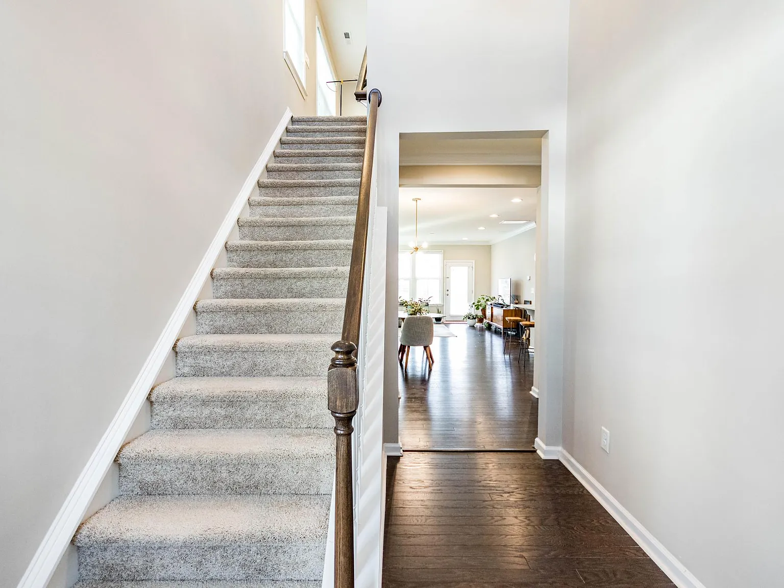 4 bed, 2310 sqft, $2,400 — Photo 2