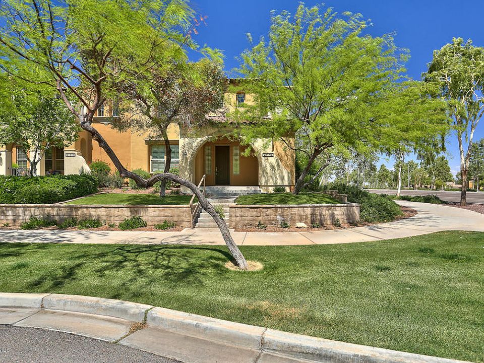 1st image of 21104 W Sunrise Ln