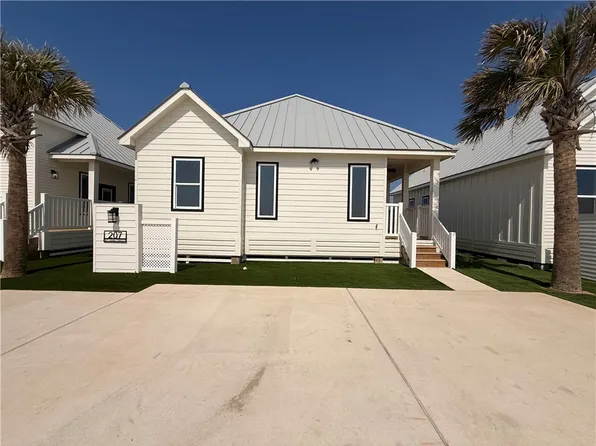 207 Saint John Cir, Pt Aransas, TX 78373