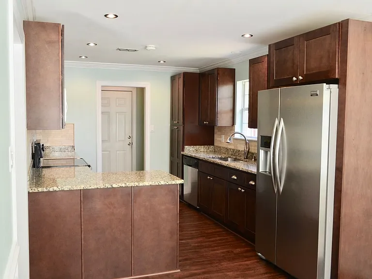 816 Stoneview Dr — Photo 13