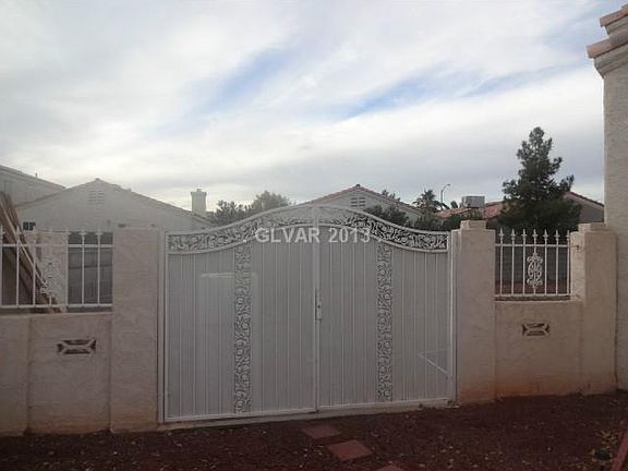 2nd image of 3909 Sir Payne Ct