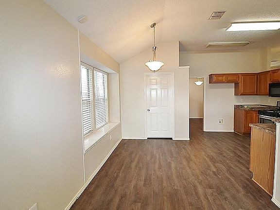 5th image of 1121 Germany Dr