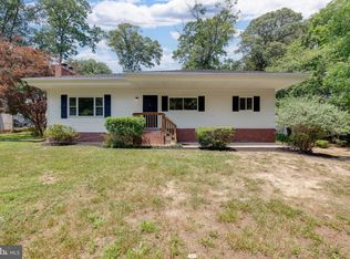574 Center Dr, Severna Park, MD 21146