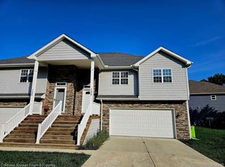 135 Whispering Pines Dr, Fenton, MI 48430