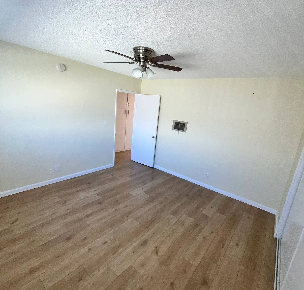 W Stocker St, Glendale — Photo 3