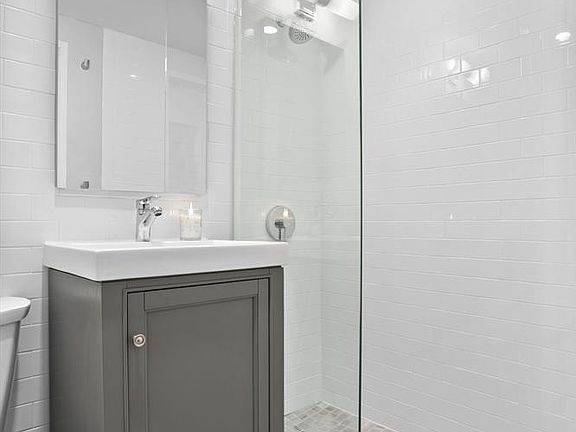 5th image of ?57 Montague Street #9D