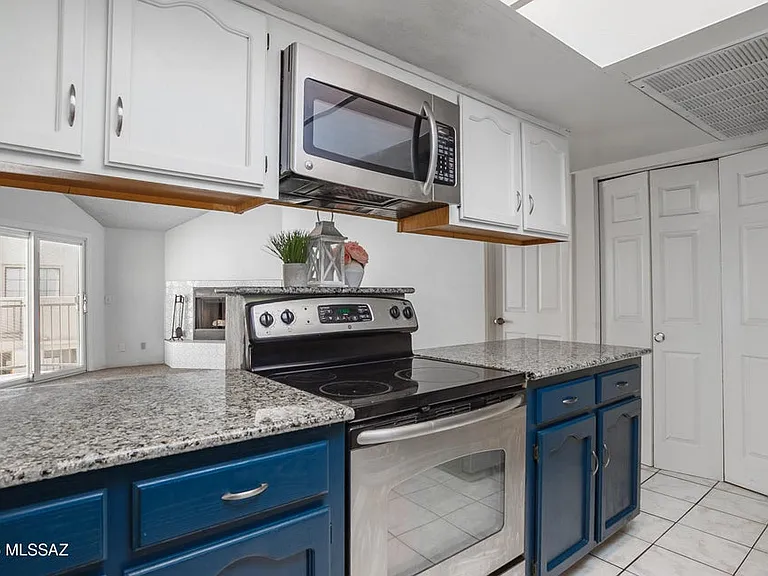 1200 E River Rd #B-27 — Photo 11