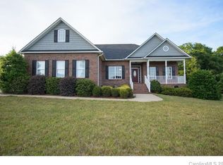 1000 Clear Creek Cir, Lincolnton, NC 28092