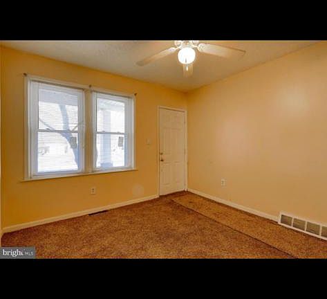 4th image of 63 Hobart Ave