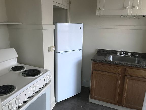 4th image of 10 Ferris St #117