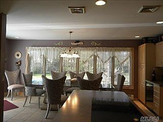5th image of 36 Lincoln Dr