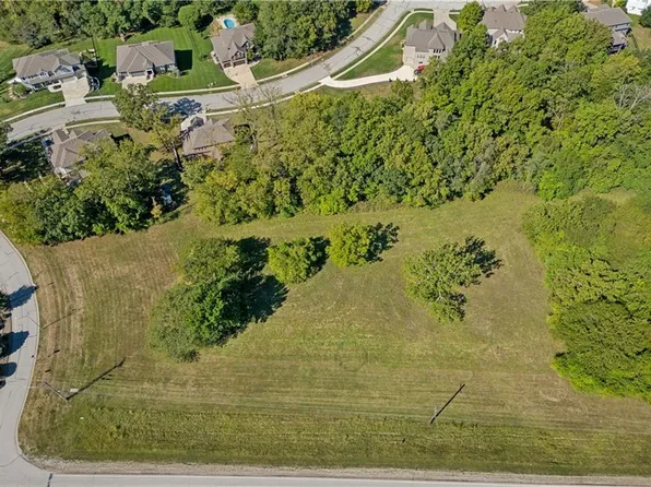 1548 Timber Ridge Dr, Liberty, MO 64068