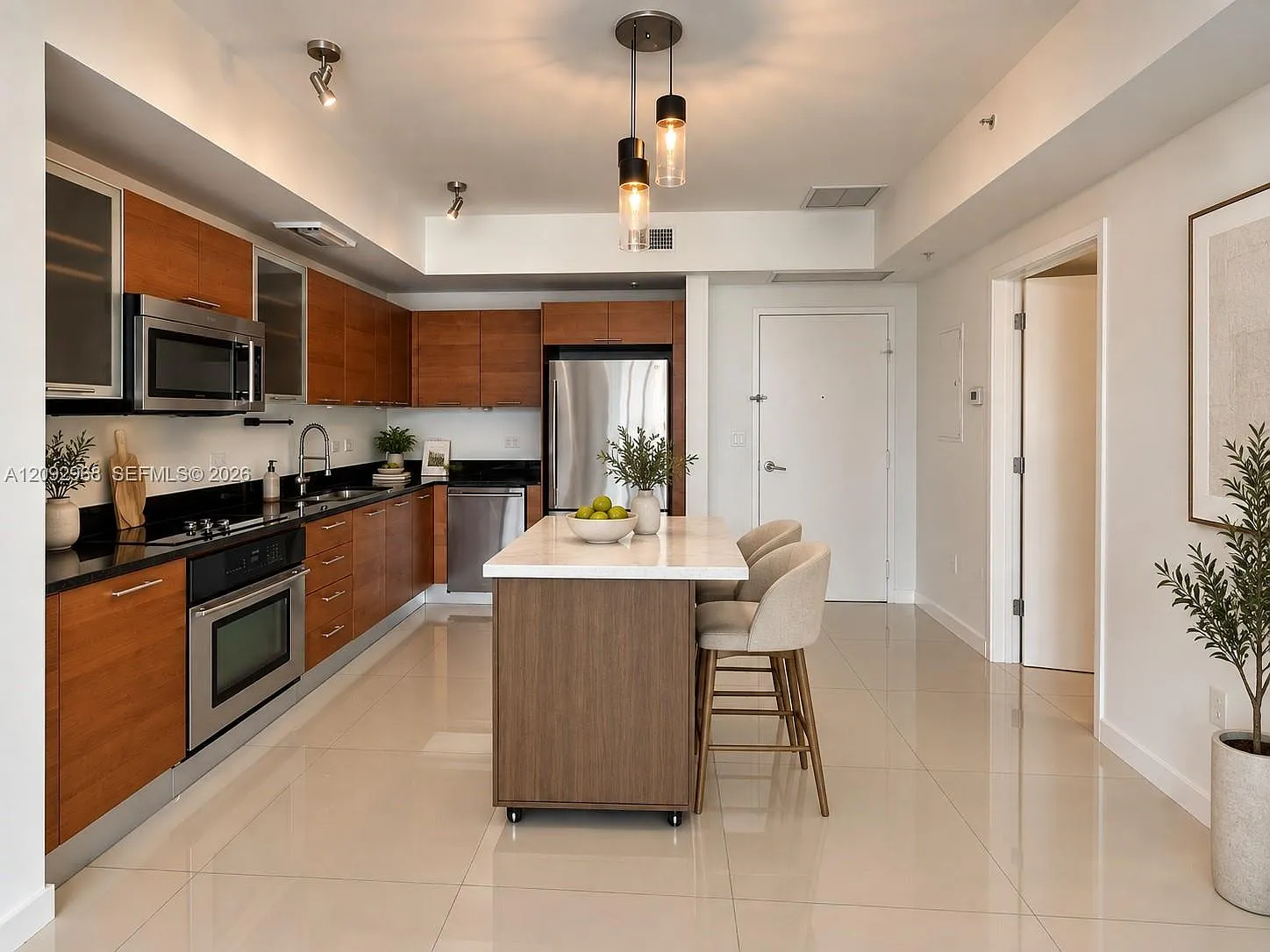 Two Midtown Miami Condo — Photo 4