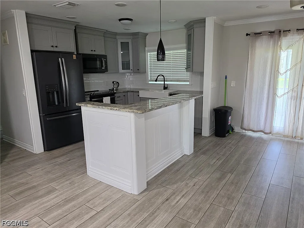 3 bed, 2.0 bath, 1248 sqft, $1,800 — Photo 3