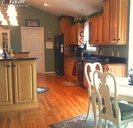 3rd image of 9076 Woodridge Dr