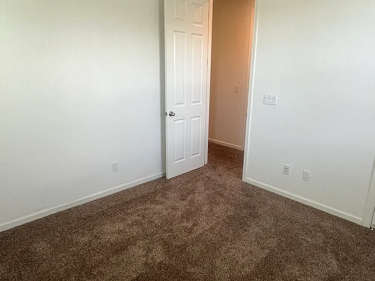 155 W Ladd Dr — Photo 34