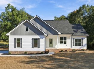 210 Lakeview Dr, Mayo, SC 29368