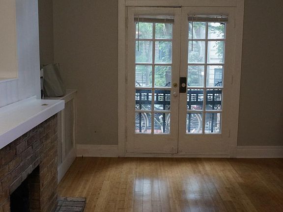 2nd image of 2719 N Pine Grove Ave APT 101