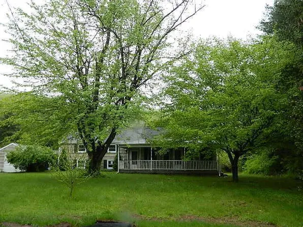 5 Linda Ct, Northford, CT 06472