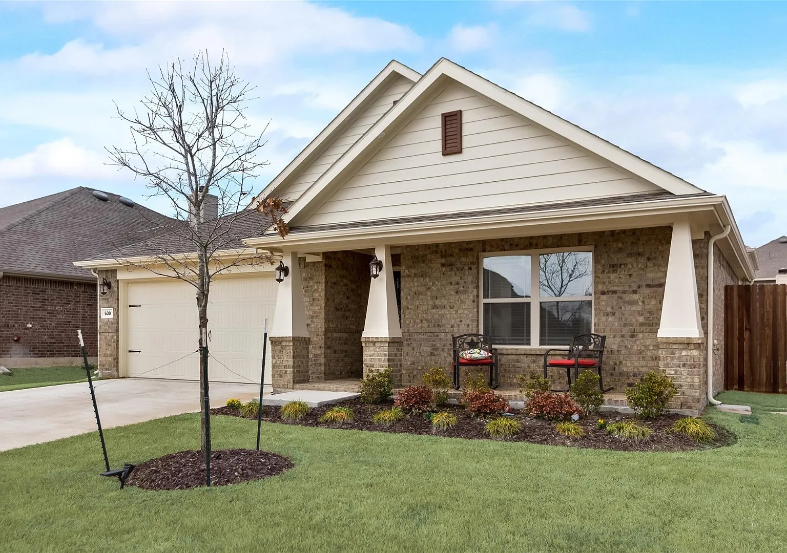 Corner-Lot 4BR in Chamberlain Crossing with Pool, Porch & Vaulted Ceilings 639 Devonshire Ln, Fate — Photo 3