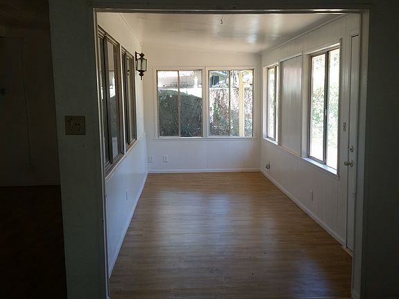 5th image of 110 Redondo Ave