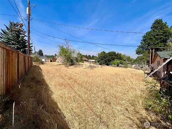 4th image of 904 1/2 Vista Road