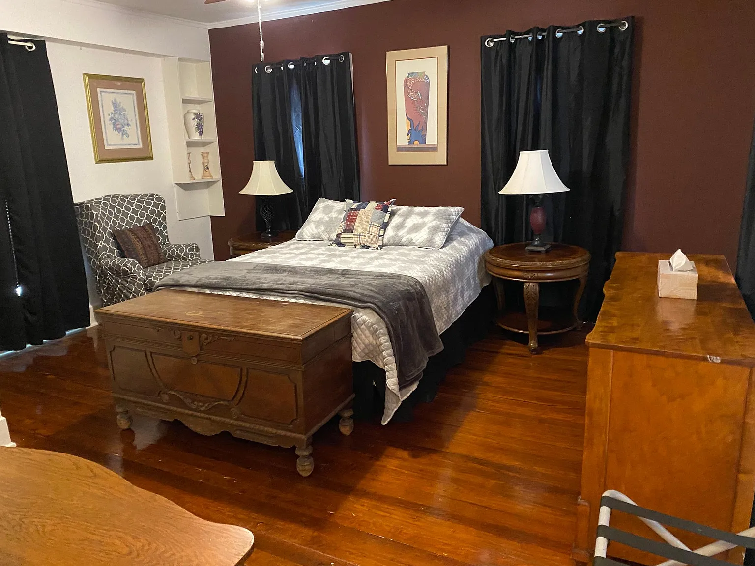 2 bed, 1042 sqft, $2,290 — Photo 1