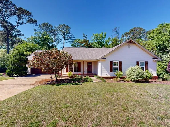 108 Melissa Ln, Headland, AL 36345