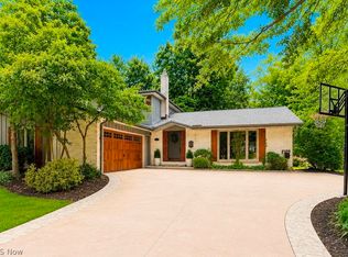 1617 Mendelssohn Dr, Westlake, OH 44145