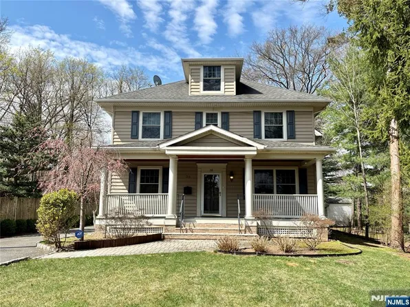 38 Walthery Ave, Ridgewood, NJ 07450