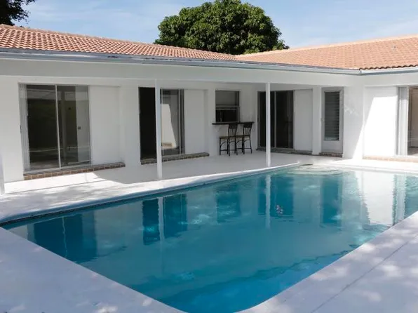 9 Burning Tree Ln, Boca Raton, FL 33431