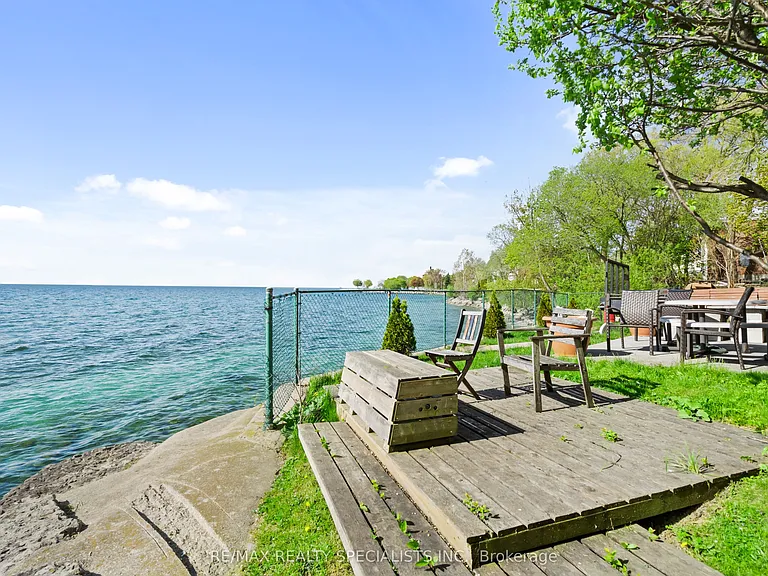 2697 Lake Shore Blvd W #25 — Photo 38
